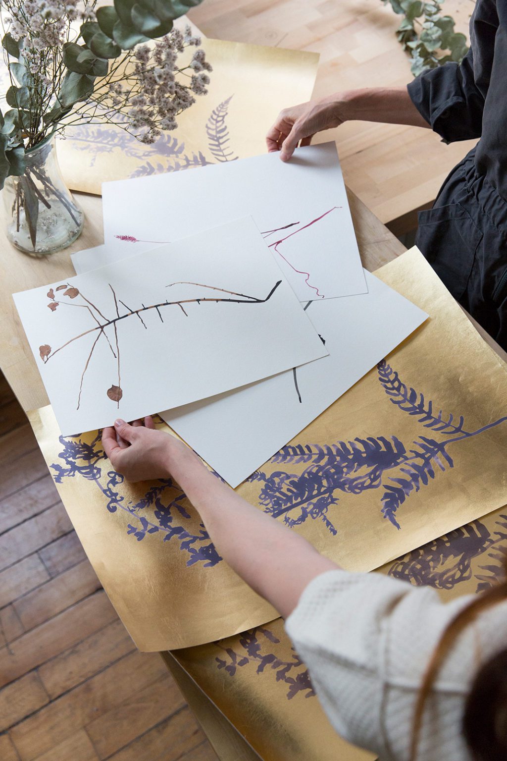 Dexigner Calico Wallpaper Partners with Lindsey Adelman to Launch Eden